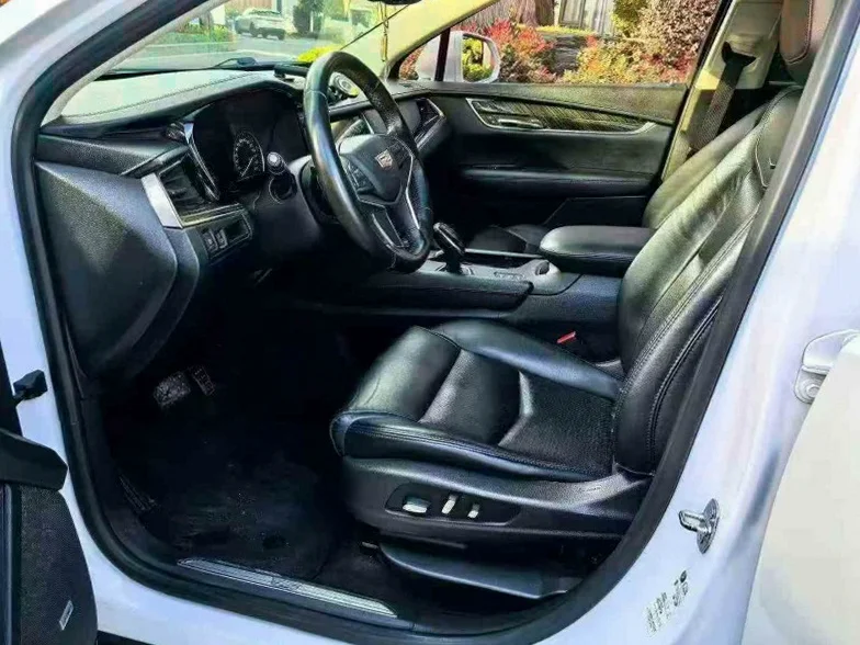 凯迪拉克XT5 后面外观二
