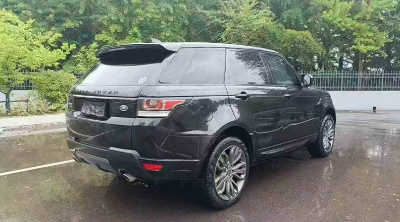 路虎揽胜运动 驾驶室