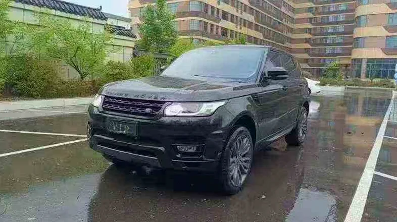路虎揽胜运动 正面外观三
