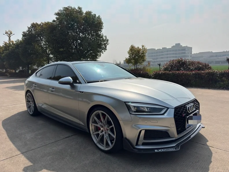 奥迪S5 正面外观三
