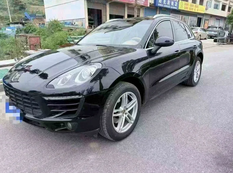 保时捷Macan 正面外观三