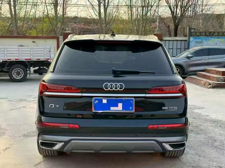 奥迪Q7 驾驶室