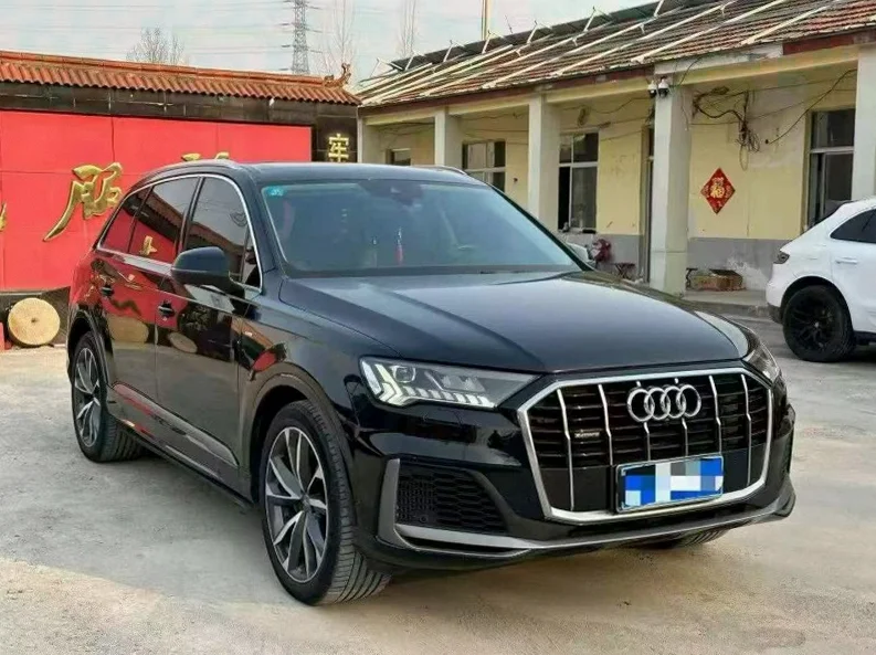 奥迪Q7 正面外观三