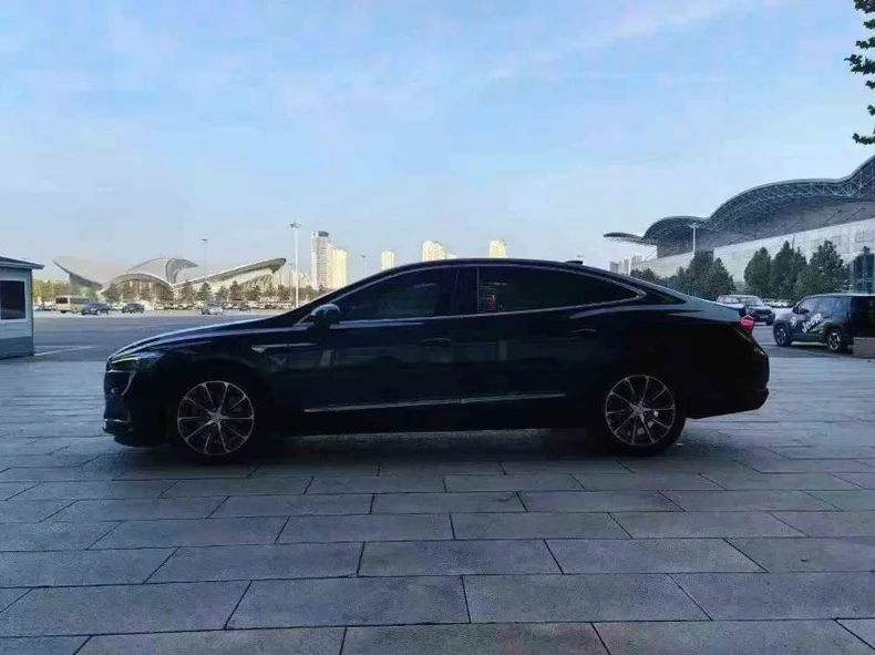 别克君越 后面外观二