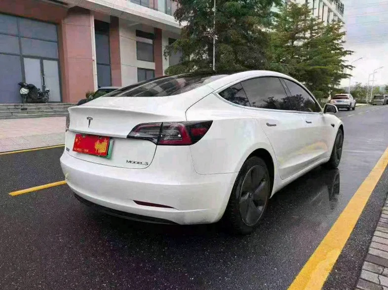 特斯拉MODEL 内饰后排