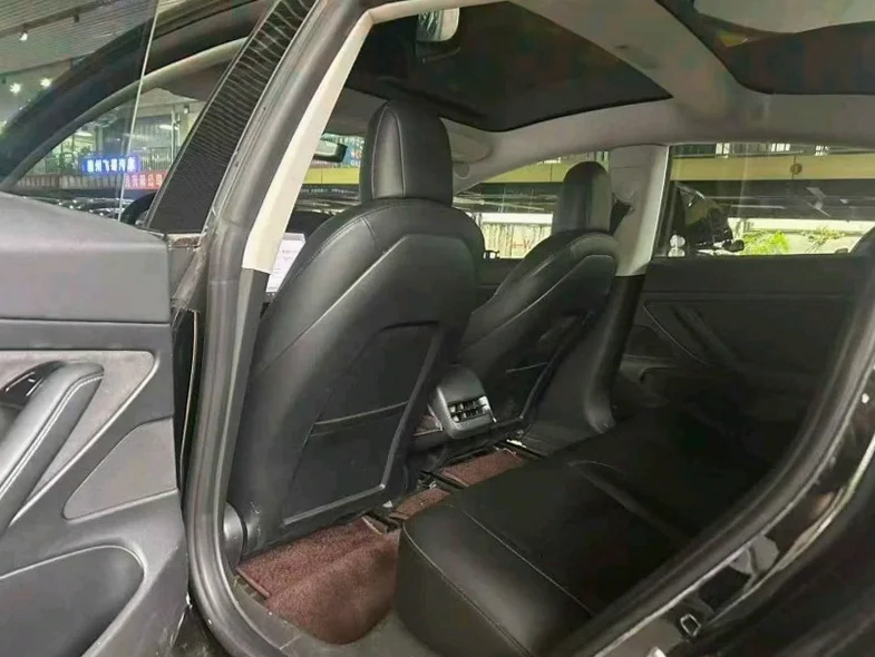 特斯拉MODEL 后面外观二