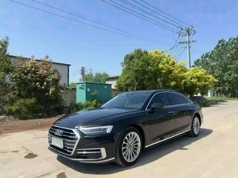 奥迪A8L 正面外观三
