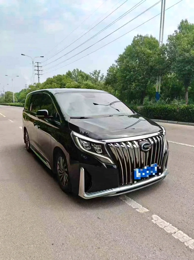 传祺M8 正面外观二