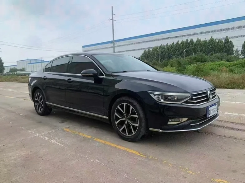 大众迈腾 正面外观二