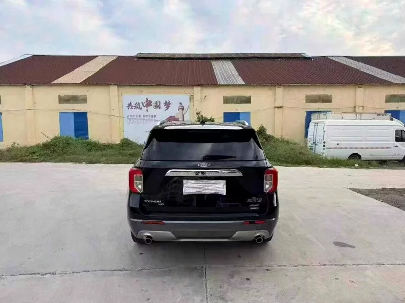 福特探险者 驾驶室