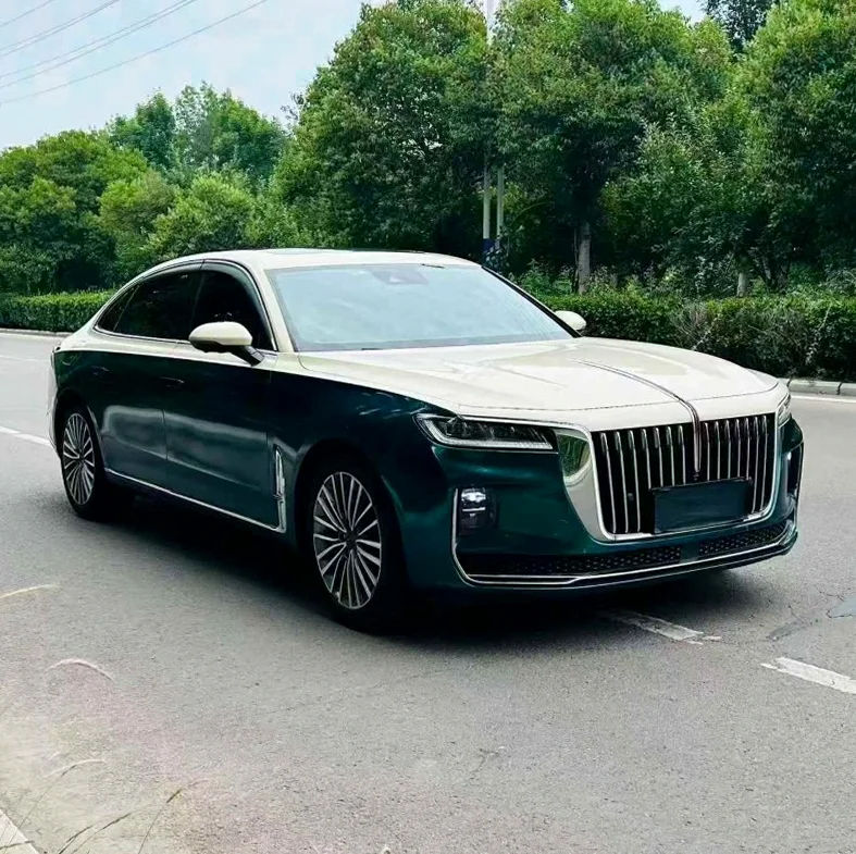 红旗H9 正面外观三