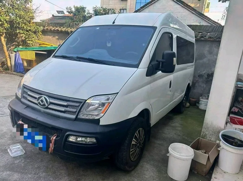 大通V80 正面外观二