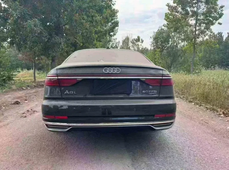 奥迪A8L 驾驶室