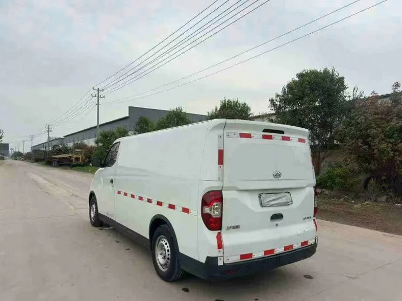 大通EV30L 内饰前排