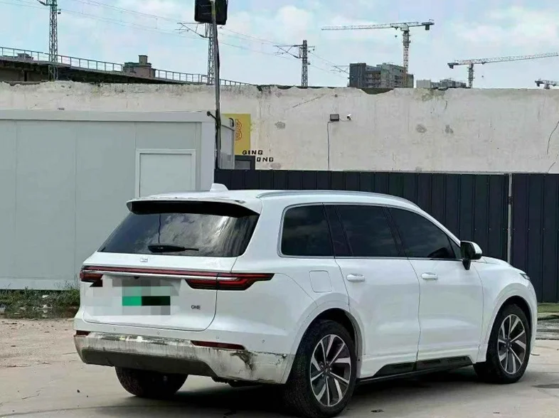 理想ONE 后面外观二
