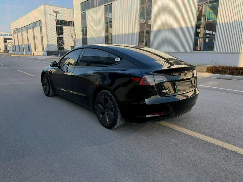 特斯拉MODEL 后面外观一