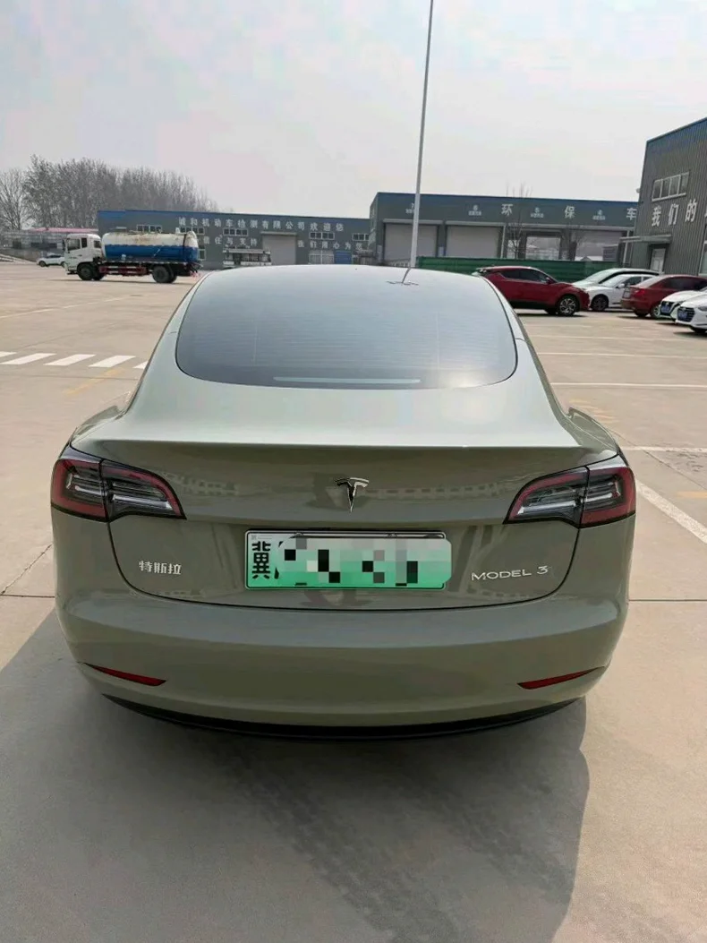 特斯拉MODEL 正面外观三