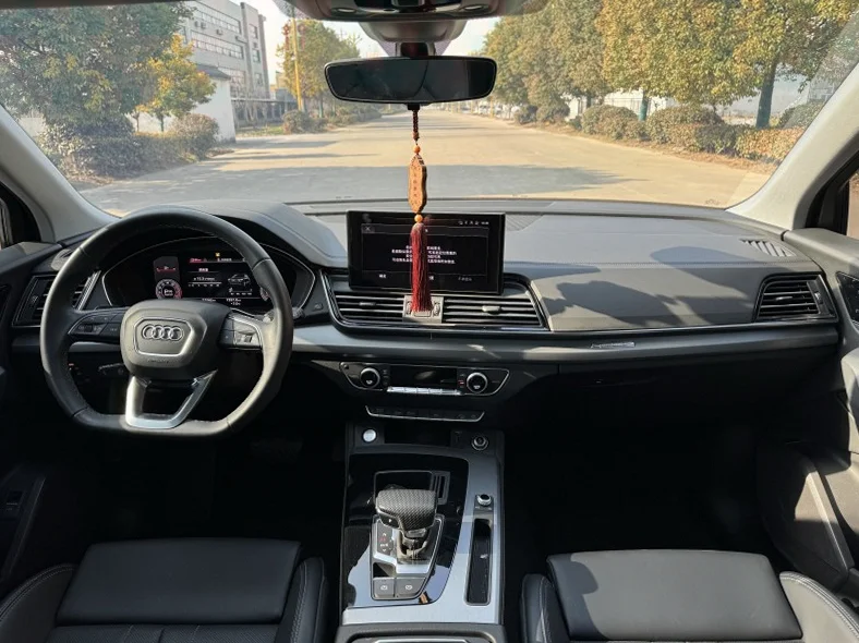 奥迪Q5 驾驶室