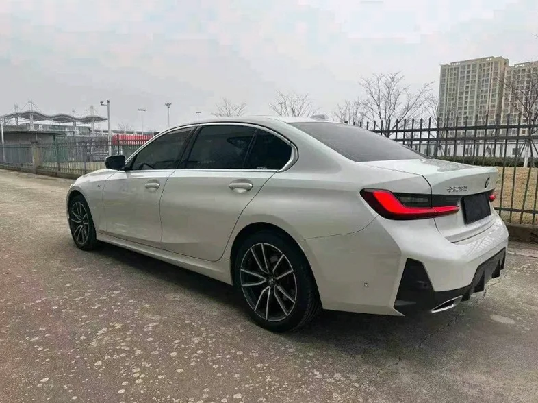 宝马3系 内饰后排