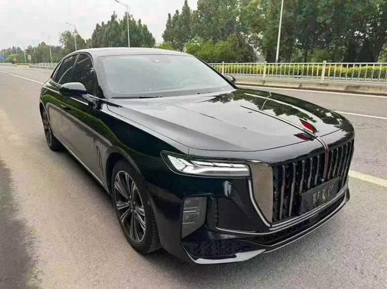 红旗H9 正面外观三