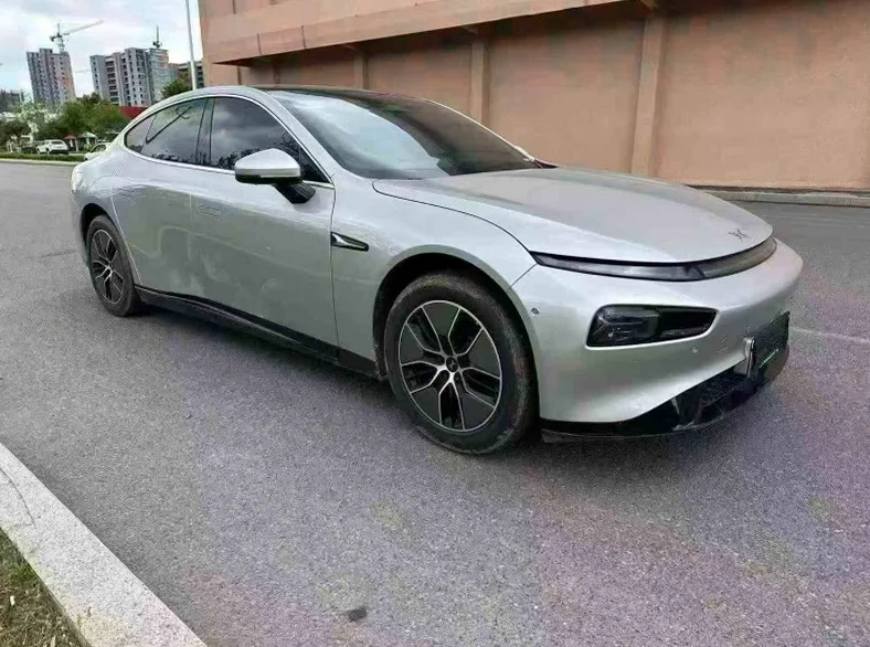 小鹏汽车p7 正面外观三