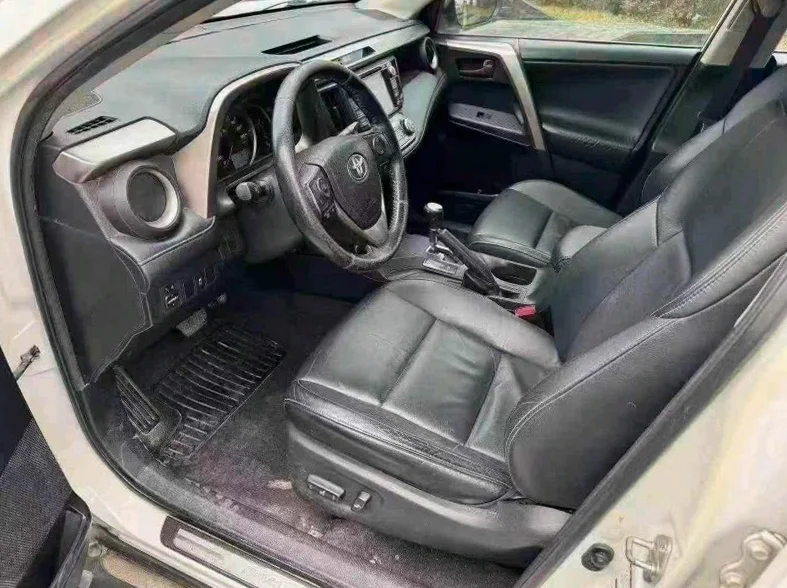 丰田RAV4 后面外观一