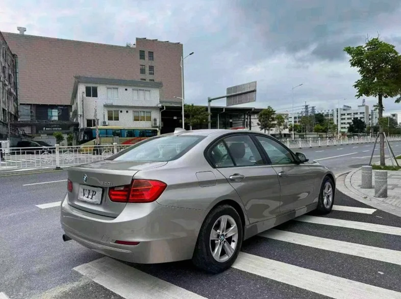 宝马3系 后面外观二