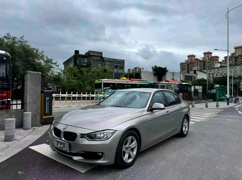 宝马3系 正面外观三