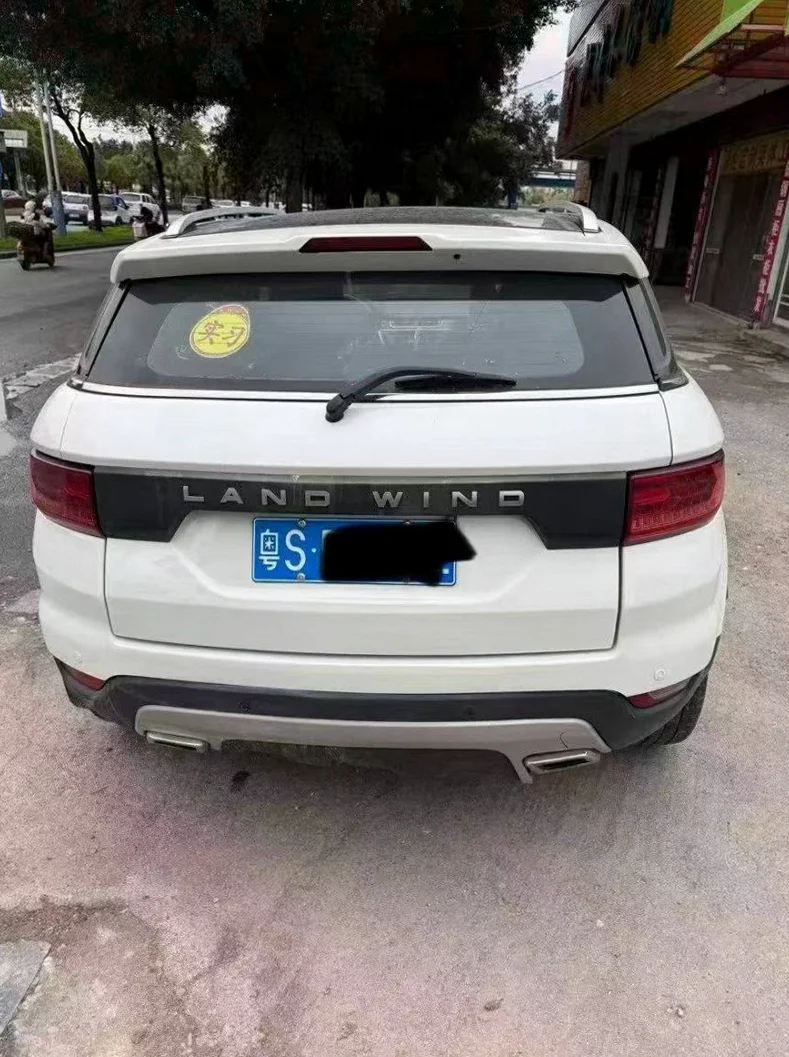 陆风X7 驾驶室