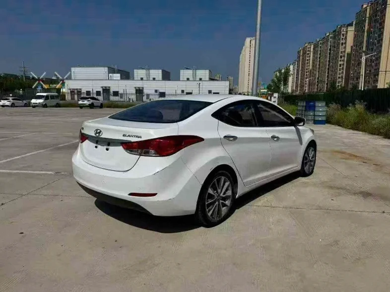 现代朗动 后面外观三
