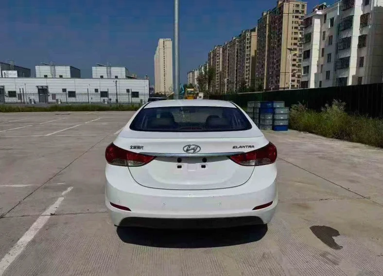 现代朗动 内饰后排