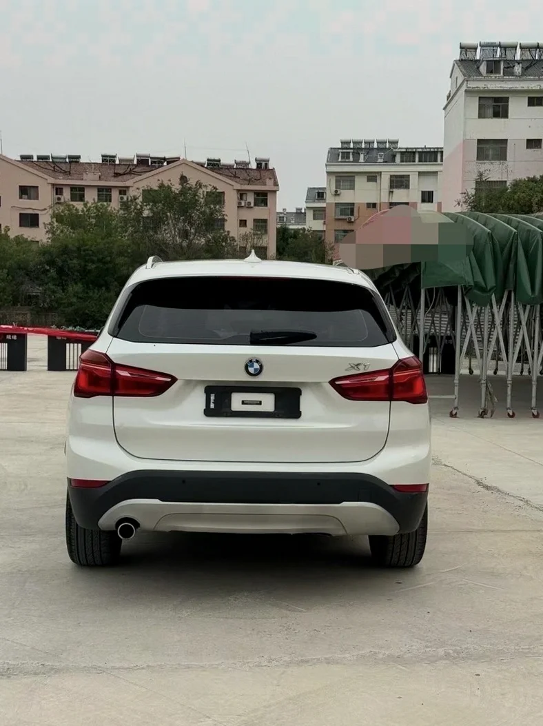 X1宝马 驾驶室