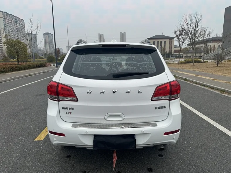 哈弗H6 驾驶室