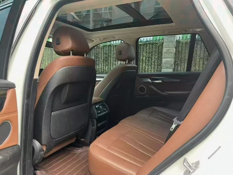 宝马X5 后面外观三