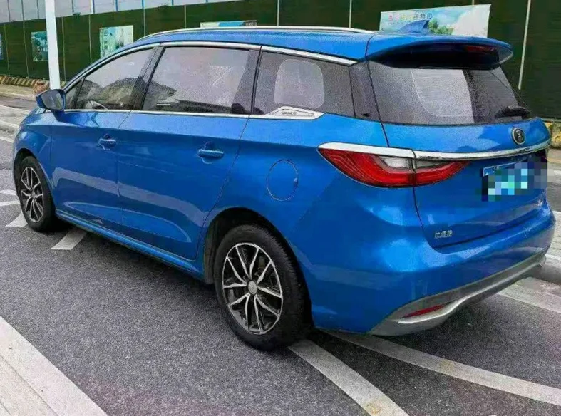 比亚迪宋 内饰前排