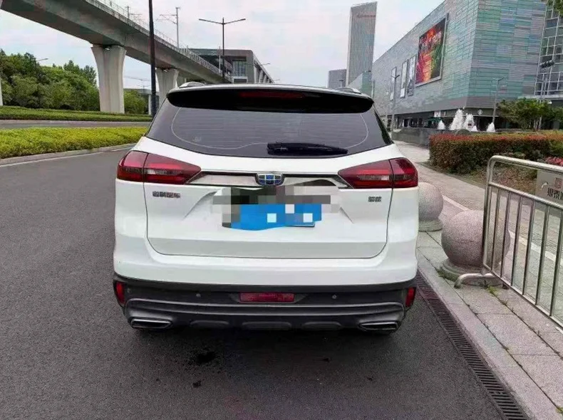 吉利博越 驾驶室
