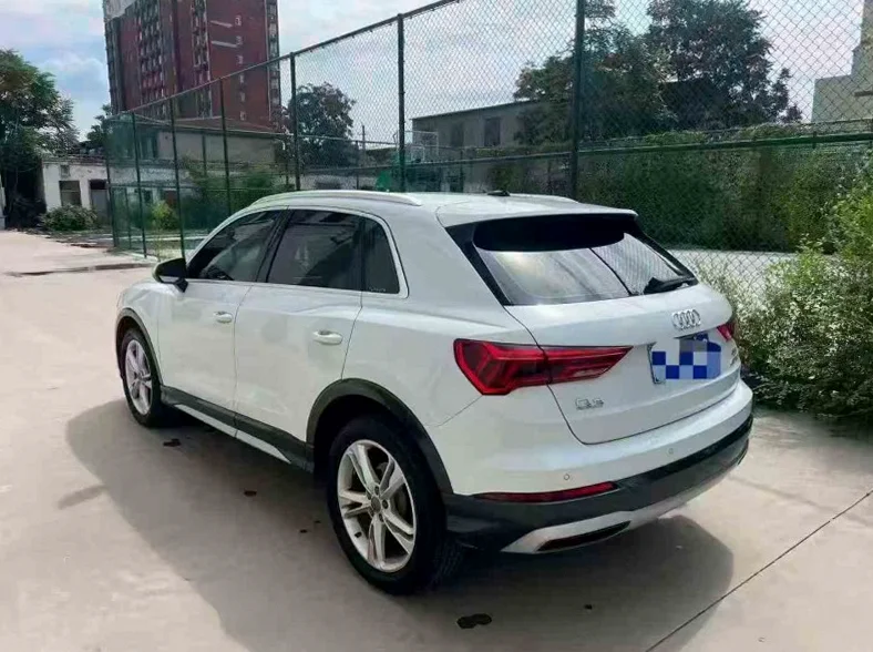 奥迪Q3 后面外观一