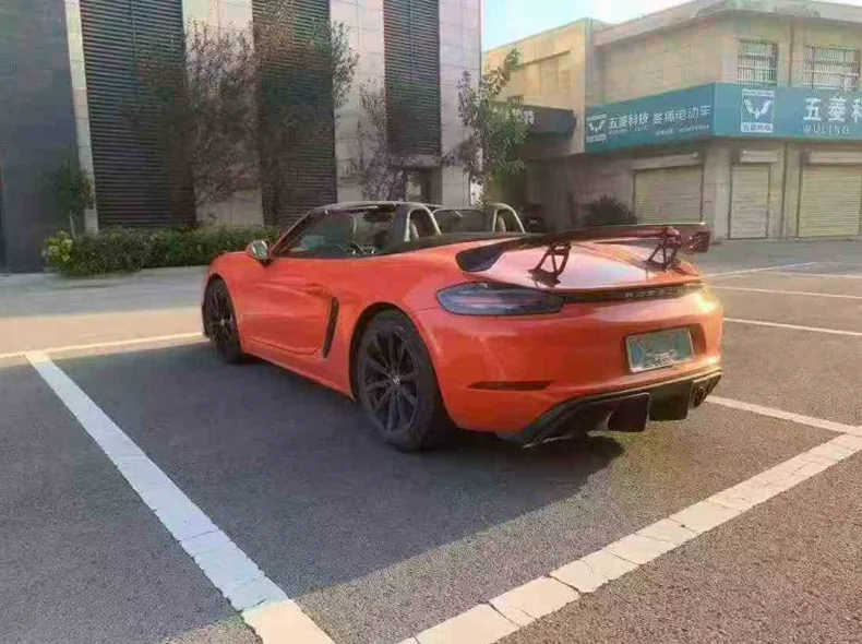 保时捷718 驾驶室