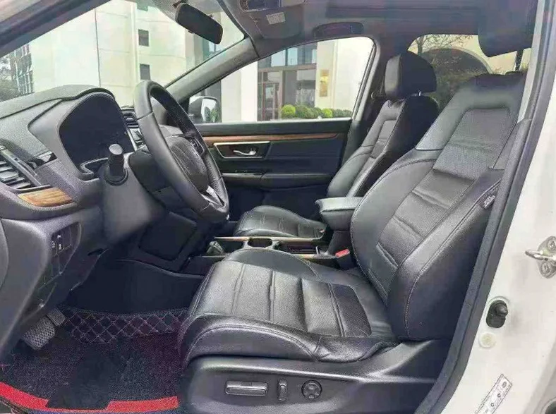 本田CRV 后面外观一