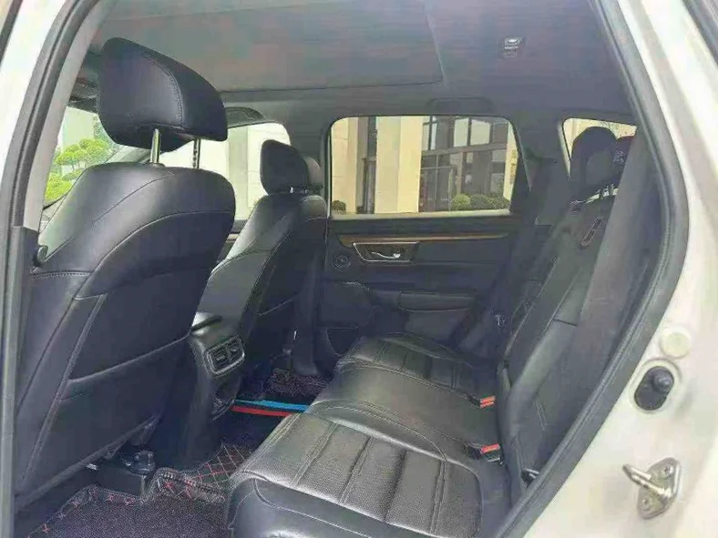 本田CRV 后面外观三