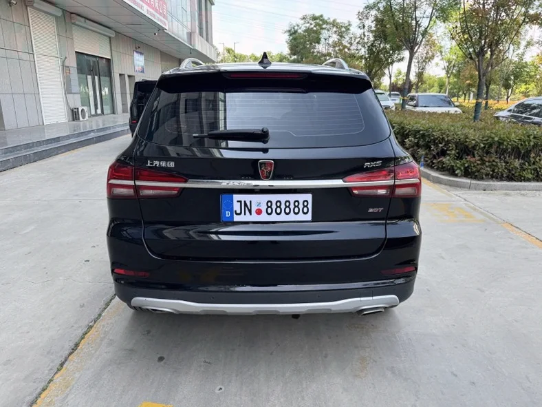荣威RX5 后面外观二