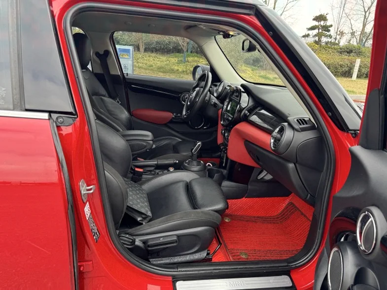 MINICooper 驾驶室