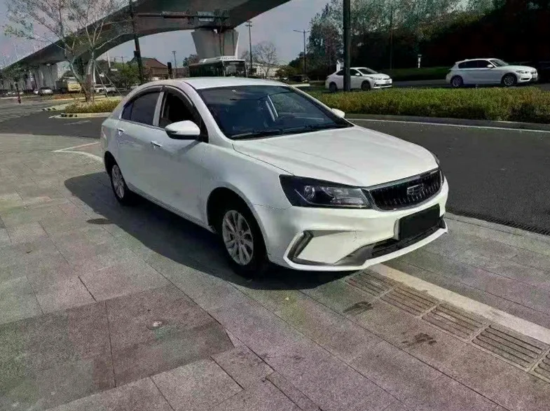 吉利帝豪 正面外观三