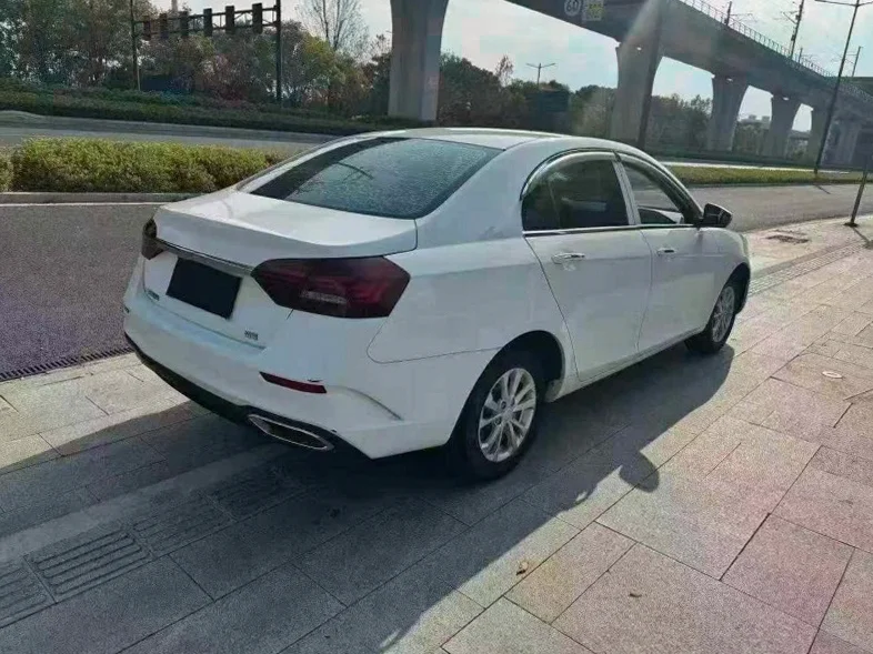 吉利帝豪 内饰后排