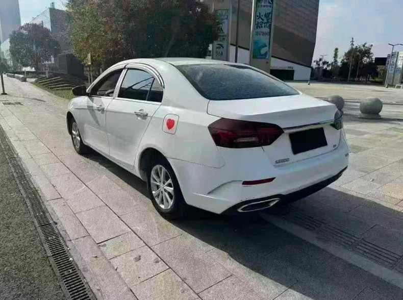 吉利帝豪 内饰前排