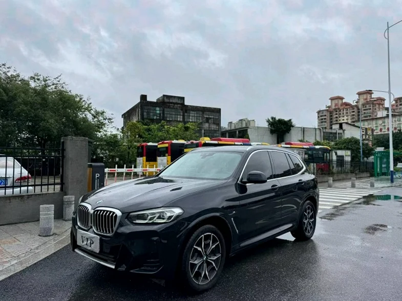 宝马X3 正面外观三
