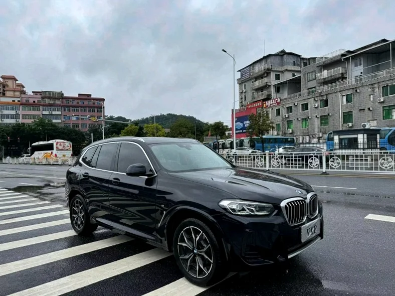 宝马X3 正面外观二