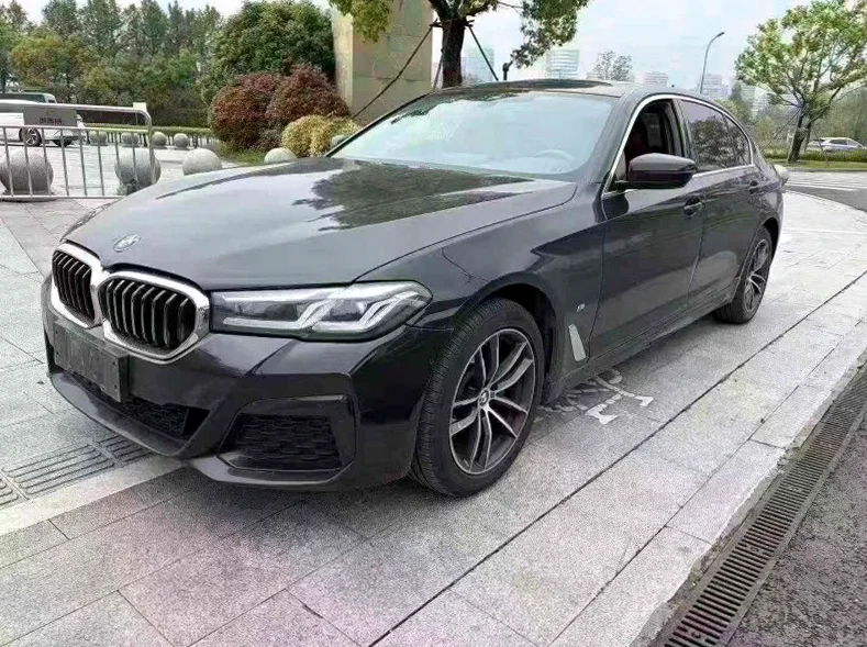 宝马5系 后面外观一