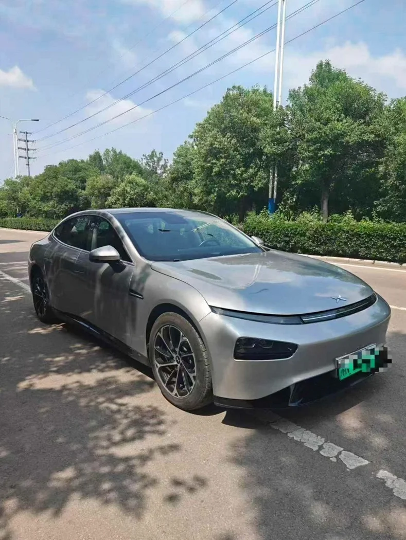 小鹏汽车p7 正面外观三
