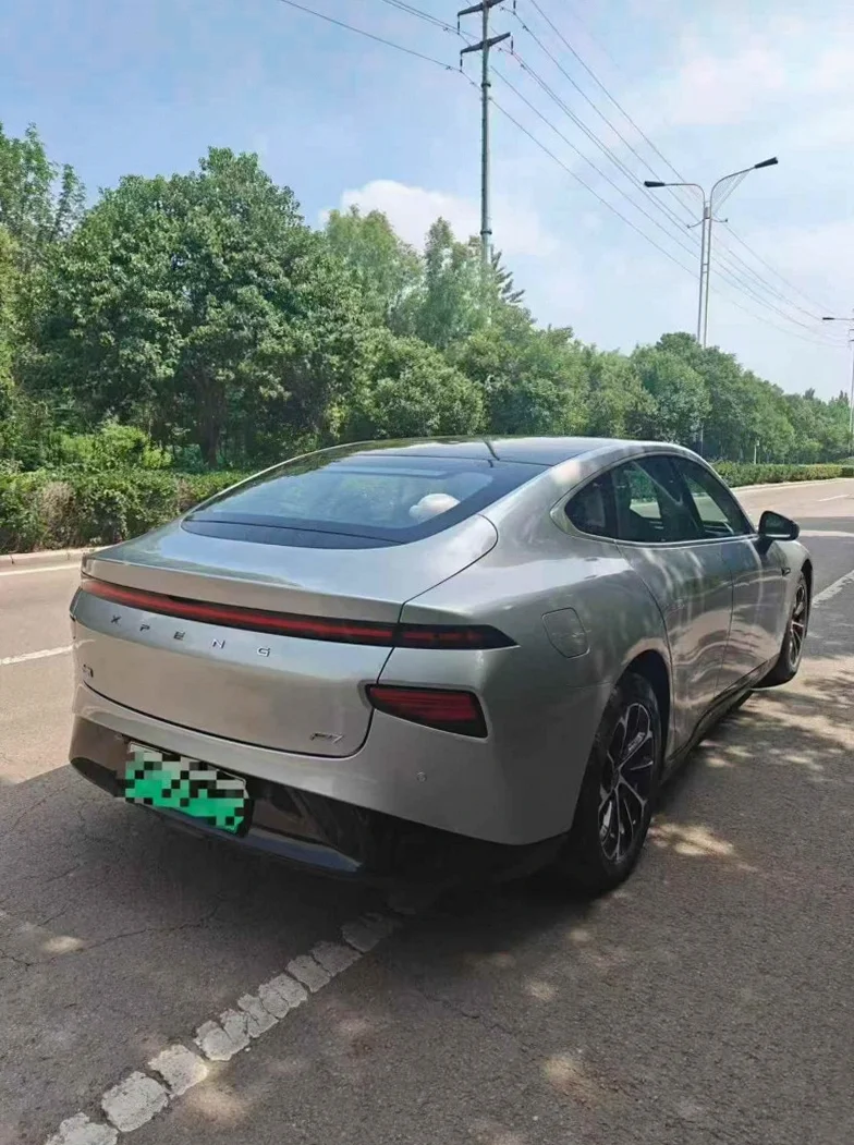 小鹏汽车p7 后面外观二